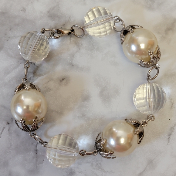 Faux Pearl Beaded‎ Bracelet White Clear Silver Tone Filigree Chunky Funky Retro - Picture 1 of 3